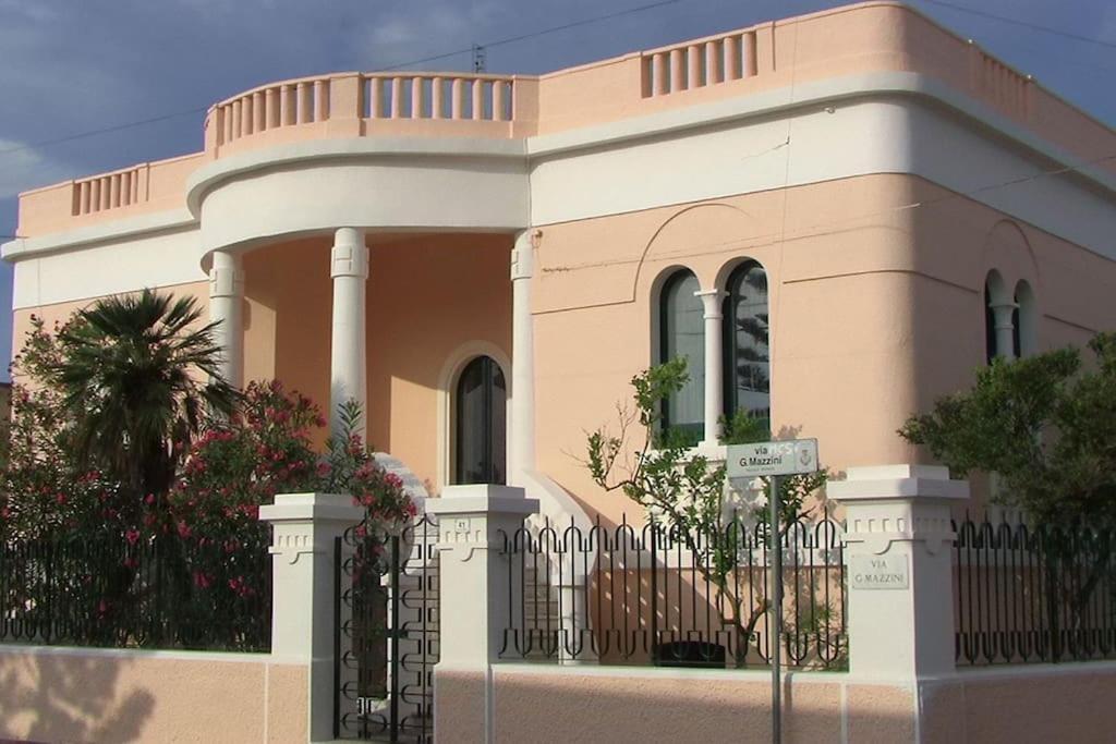 Villa Nel Salento - Ampie Camere E Giardino, Fino A 9 Persone Barbarano del Capo المظهر الخارجي الصورة