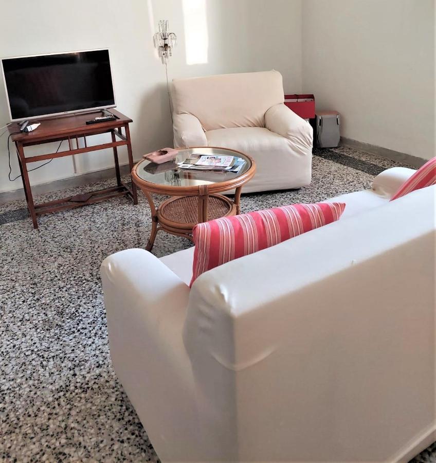 Villa Nel Salento - Ampie Camere E Giardino, Fino A 9 Persone Barbarano del Capo المظهر الخارجي الصورة