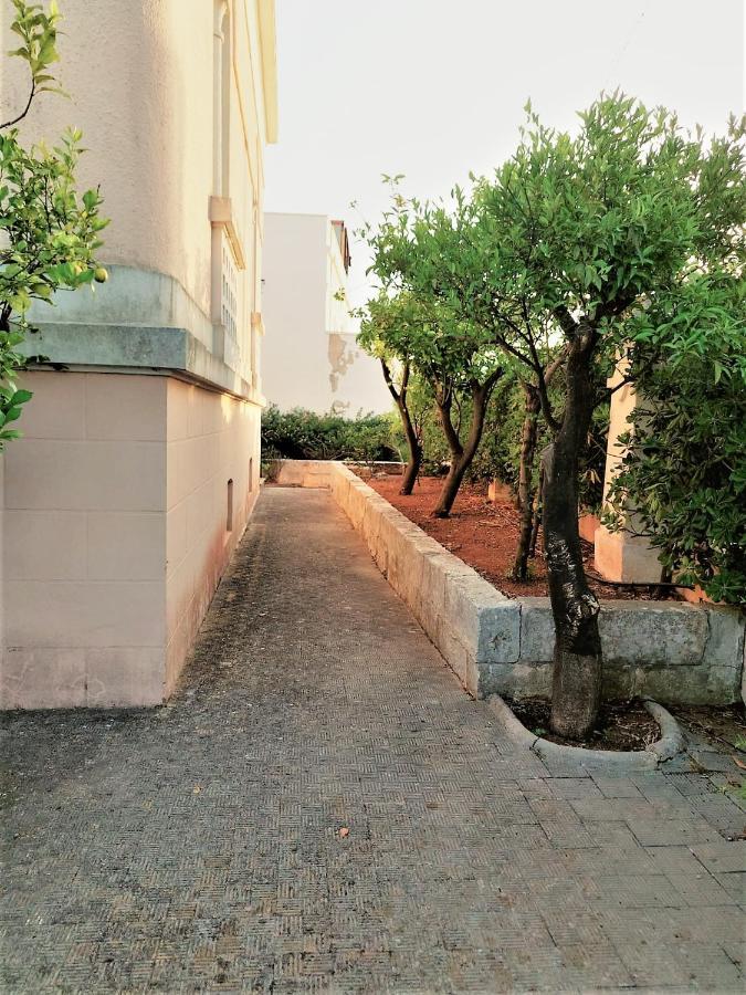 Villa Nel Salento - Ampie Camere E Giardino, Fino A 9 Persone Barbarano del Capo المظهر الخارجي الصورة