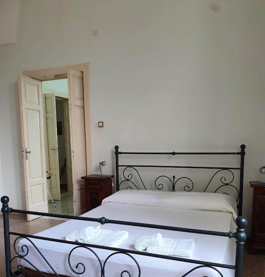 Villa Nel Salento - Ampie Camere E Giardino, Fino A 9 Persone Barbarano del Capo المظهر الخارجي الصورة